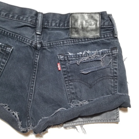 Levi's 514 Distressed Cut Off Jean Shorts - Picture 8 of 8